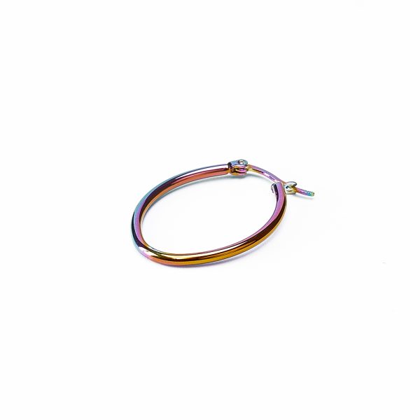 Aretes con forma de ovalo en color tornasol