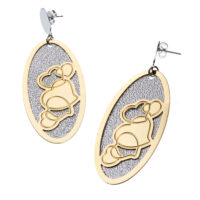 Aretes bicolores en forma ovalada