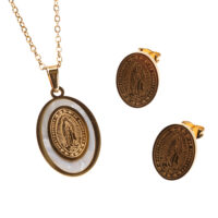 Set de aretes y cadenas con virgen de Guadalupe